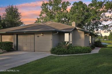 Lake Townhome/Townhouse For Sale in Jacksonville, Florida