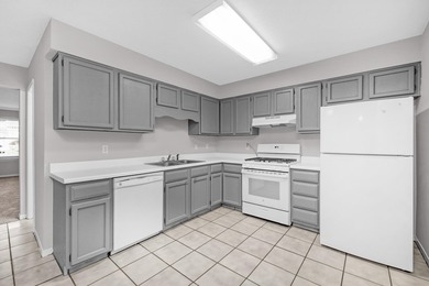Seller offering $7000 to be used toward buyer's closing costs - photo 1