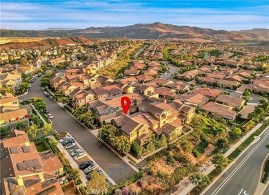 Stunning model perfect home, prized end lot location at the end - photo 2