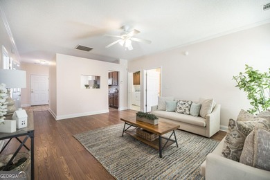 Welcome to comfortable, low maintenance living in Houston - photo 11