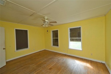 Cash buyers, bring your vision! This 1,238 sq. ft. fixer-upper - photo 15