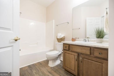Welcome to comfortable, low maintenance living in Houston - photo 15