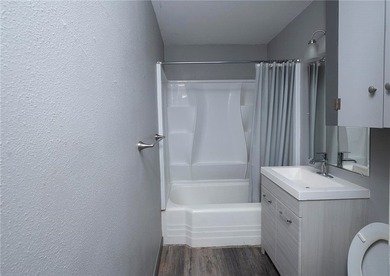 Cash buyers, bring your vision! This 1,238 sq. ft. fixer-upper - photo 17