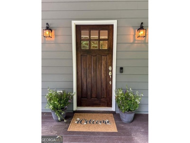 This beautiful home is a hidden gem! After coming through a long - photo 2