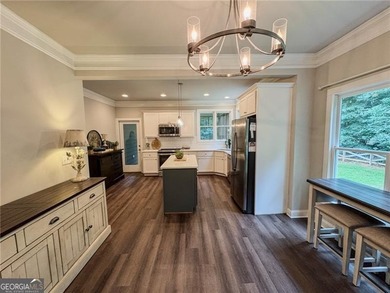 This beautiful home is a hidden gem! After coming through a long - photo 6