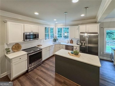 This beautiful home is a hidden gem! After coming through a long - photo 7