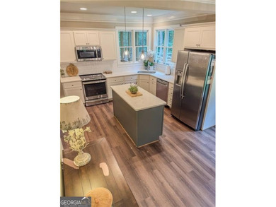 This beautiful home is a hidden gem! After coming through a long - photo 8