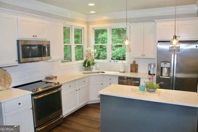 This beautiful home is a hidden gem! After coming through a long - photo 9