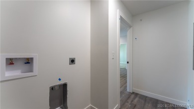 You will love this 3 bedrm/3 bath unit- All En-suites.This unit