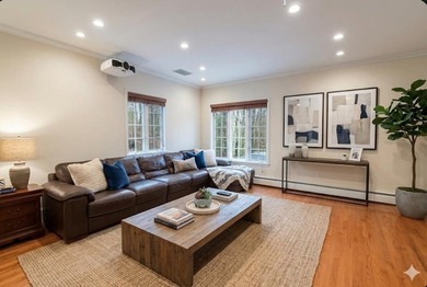 Beautifully Located on one of the most prestigious block in the - photo 11