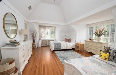 Beautifully Located on one of the most prestigious block in the - photo 21
