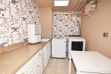Beautifully Located on one of the most prestigious block in the - photo 29