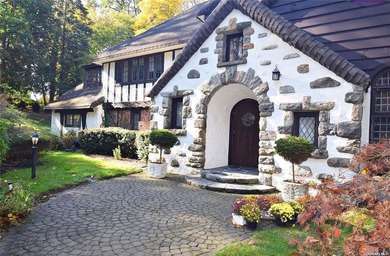 Beautifully Located on one of the most prestigious block in the - photo 31