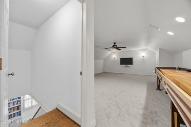 Welcome to this exceptional 5-bedroom, 3.5-bath Colonial - photo 33