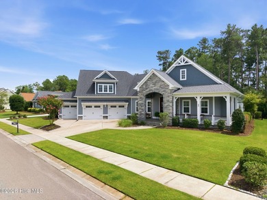 Experience exceptional luxury and timeless craftsmanship in this - photo 3