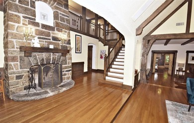 Beautifully Located on one of the most prestigious block in the - photo 33