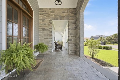 Experience exceptional luxury and timeless craftsmanship in this - photo 6