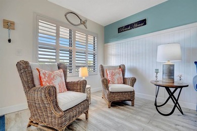 This beautifully renovated, turn-key furnished condo is a hidden - photo 5