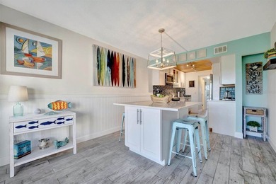 This beautifully renovated, turn-key furnished condo is a hidden - photo 9