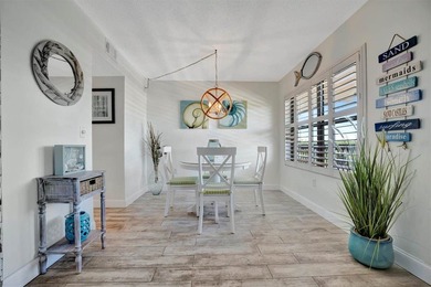 This beautifully renovated, turn-key furnished condo is a hidden - photo 10