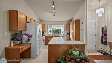 This charming 2-bedroom 2 bathroom townhouse in the Mesa Ridge - photo 7