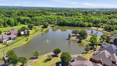 Love where you live! Welcome to this stunning 3 bed 2 bath home - photo 3