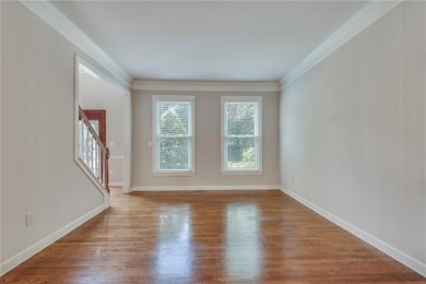 Welcome home to this beautifully maintained and newly painted - photo 11