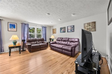 Welcome to this beautifully maintained townhome, which offers - photo 4