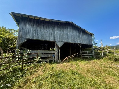 Located in the heart of Hancock County, this expansive 685 +/- - photo 4