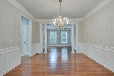 Welcome home to this beautifully maintained and newly painted - photo 15