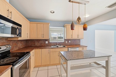 A NEW ROOF welcomes you into this charming pool home in - photo 16