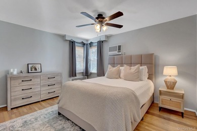 Welcome to this beautifully maintained 3-bedroom, 2-bath - photo 17