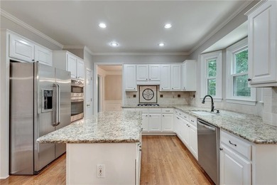 Welcome home to this beautifully maintained and newly painted - photo 18