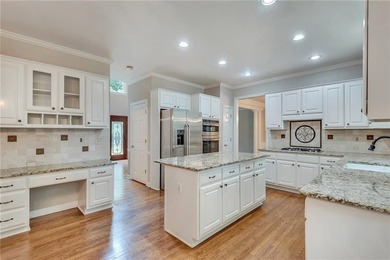 Welcome home to this beautifully maintained and newly painted - photo 21