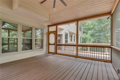 Welcome home to this beautifully maintained and newly painted - photo 26