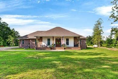 Custom-built and only 4 years young, this exceptional 5-bedroom - photo 1