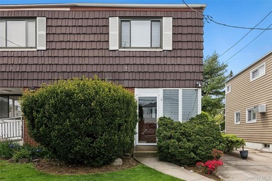 Welcome to this well-maintained semi-attached home, beautifully - photo 2