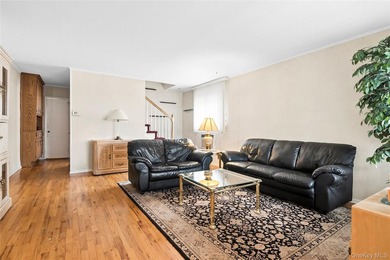 Welcome to this well-maintained semi-attached home, beautifully - photo 3