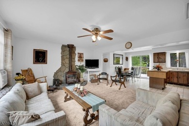 Well-Cared For Home With Flexible Living Space In Oakland, NJ! - photo 4