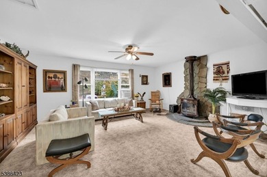 Well-Cared For Home With Flexible Living Space In Oakland, NJ! - photo 5