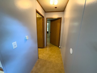 Looking for room to breathe? This 2006 Cavalier single-wide sits - photo 8