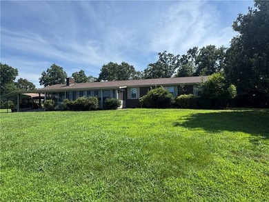 (private lake, pond, coastal) Home For Sale in Adairsville Georgia