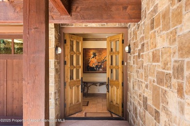 Welcome to The Silver Pine, an elegant mountain retreat just 1.2 - photo 6