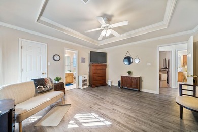 Great location! Cute and Cozy! A lovely home offering comfort - photo 11