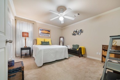 Great location! Cute and Cozy! A lovely home offering comfort - photo 17