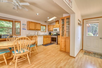 Turnkey coastal retreat in Whaleshead Beach Resort. Fully - photo 20