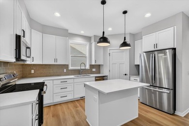 Move-in ready and beautifully designed, this stunning Swan Creek - photo 21