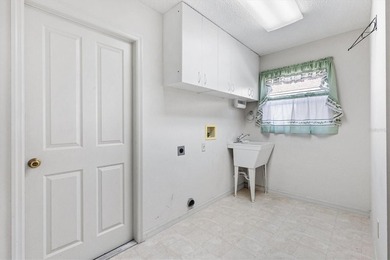 PRICE IMPROVEMENT!!! THIS CUSTOM-BUILT HOME has been extended - photo 22