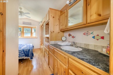 Turnkey coastal retreat in Whaleshead Beach Resort. Fully - photo 25