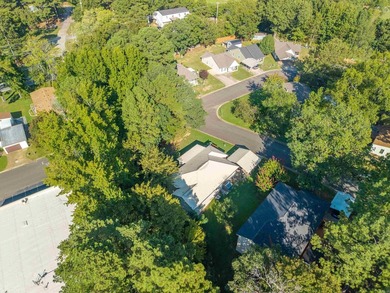 Great location! Cute and Cozy! A lovely home offering comfort - photo 26
